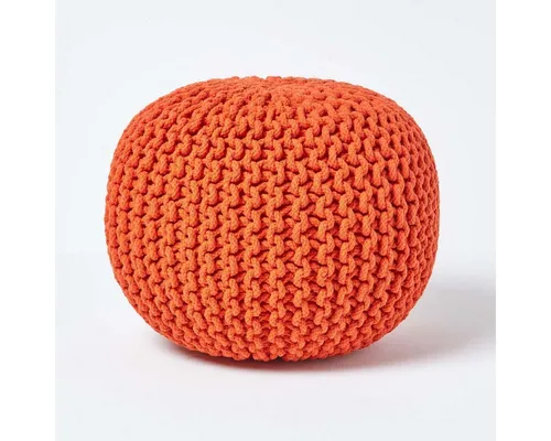 Homescapes Runder Strickpouf aus 100% Baumwolle, orange - Poufs - Bringen Sie Farbe in Ihr Zuhause mit diesem vielseitigen, gestrickten Hocker in leuchtendem Orange, perfekt als Sitzgelegenheit oder dekoratives Element.