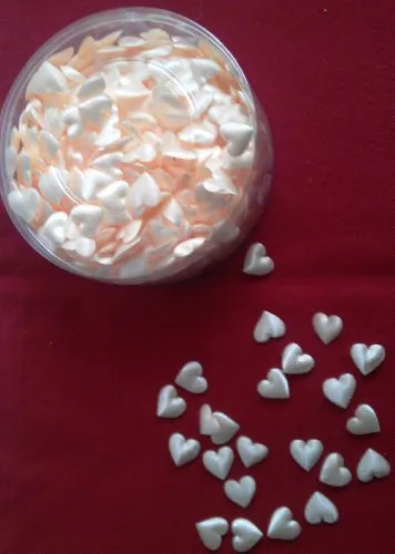 Satinherzen 1,3 cm x 1,2 cm groß, 800 St. Klarsichtbox creme