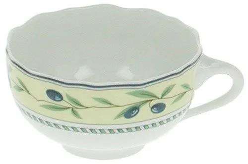 Hutschenreuther Maria Theresia Teetasse - Kaffeetasse aus feinem Porzellan mit eleganter Medley-Dekoration, ideal für stilvolle Teestunden und besondere Anlässe.