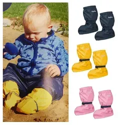 Playshoes Unisex Kinder Regenfüßlinge - Galoschen mit verschweißten Nähten, wind- und wasserdicht, ideal für nasse Tage. Oeko-Tex-Standard 100, maschinenwaschbar und mit verstellbarem Gummizug für optimalen Sitz.
