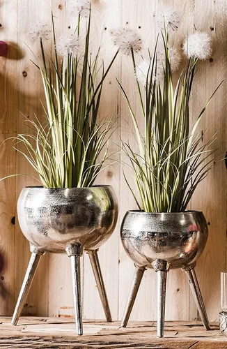 MichaelNoll Dekovase - Moderne Blumenvase aus Aluminium - Stylische Dekovase in Silber, ideal für Wohnzimmer und Küche. Verfügbar in 32 cm oder 38 cm, bringt sie Eleganz und modernen Flair in Ihr Zuhause.