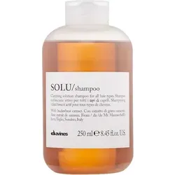 Davines Solu Shampoo 250ml - Reinigungsshampoo für intensives Haar, entfernt Stylingreste und versorgt mit Feuchtigkeit – ideal vor Dauerwellen oder chemischen Behandlungen.
