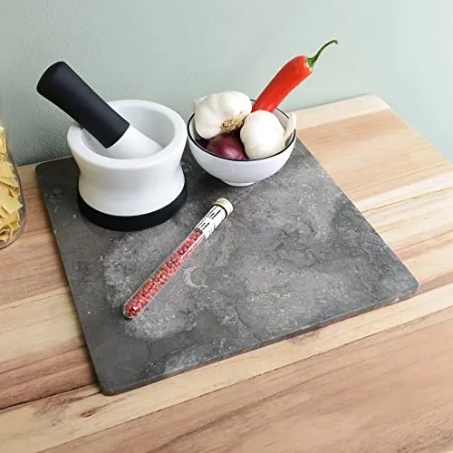 wohnfreuden Dekotablett Marmor Tablett 30 cm grau quadratisch - Dekotablett aus edlem indonesischen Marmor, handgefertigt und einzigartig. Ideal für die stilvolle Aufbewahrung von Handtüchern oder als Dekoration mit Kerzen.