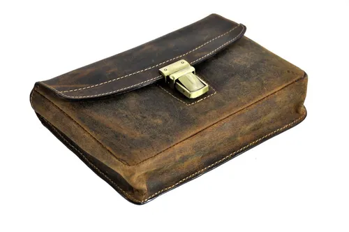 Vintage Leder Gürteltasche für Biker - Unisex Bauchtasche aus hochwertigem Hunterleder, stilvoll und praktisch für unterwegs, ideal für Biker und Outdoor-Aktivitäten.