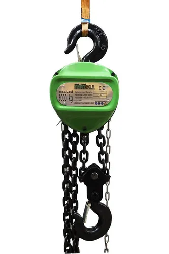 Baumarktplus Kettenzug triangel 3t - 3m Hubhöhe mit Doppelbremse - Werkstatteinrichtung für schwere Hebearbeiten mit 3000 kg Traglast. Robuster Flaschenzug mit sicherer Doppelbremse und flexiblen drehbaren Haken für höchste Sicherheit und Zuverlässigkeit.