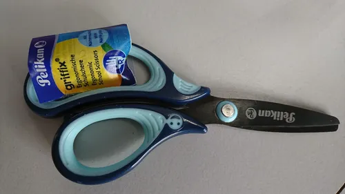 Pelikan Griffix Ergonomische Schulschere Schere Rechtshänder blau rund Schulstar