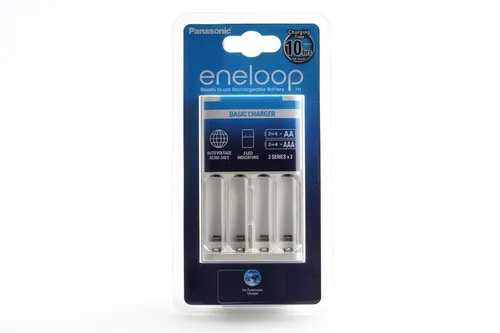 Panasonic Eneloop Charger f. 4x Rechargeable AA or AAA von Panasonic Eneloop Charger f. 4x Rechargeable AA or AAA