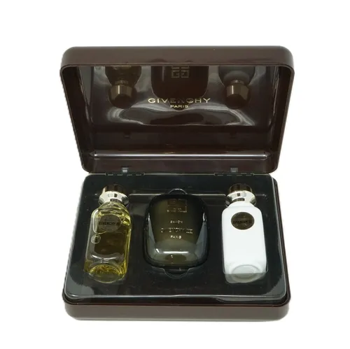 Givenchy III Eau de Toilette Set 60ml - Damenparfüm mit luxuriösem Bain Moussant und Seife für ein komplettes Pflegeerlebnis. Ideal für jeden Anlass.