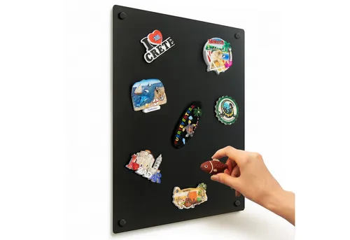 Tulup Magnettafel Schwarz – Metall Magnetboard für Reisemagnete - Schwarze Magnetwand aus hochwertigem Metall für eine stilvolle Präsentation Ihrer Souvenirs und Notizen. Minimalistisches Design, robust und einfach zu montieren – ideal für jedes Zuhause oder Büro.