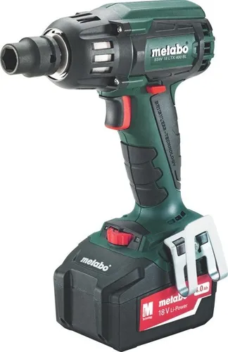 Metabo SSW 18 LTX 400 BL Akku-Schlagschrauber - Akkuschrauber mit 2 x 4 Ah Li-Ion Akkus im praktischen Kunststoffkoffer, ideal für kraftvolle Anwendungen und maximale Flexibilität.