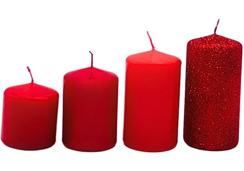 Adventskerzen, Stumpenkerzen, Adventskranzkerzen,Tischkerzen, Blockkerze, Tafelkerze in Adventrot und Rot-Glitter, Lieferumfang 4 Stück, gestuft von L/B/H 5 x 5 x 5 cm bis L/B/H 5 x 5 x 9 cm .