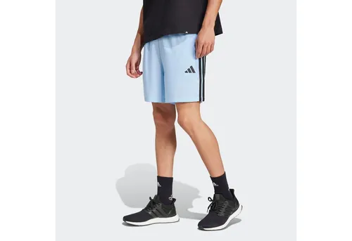 adidas Herren Essential Three Stripes Chelsea Base Short - Trainingsbekleidung mit elastischem Bund und Kordelzug, aus 100 % recyceltem Polyester für umweltbewusste Sportler.