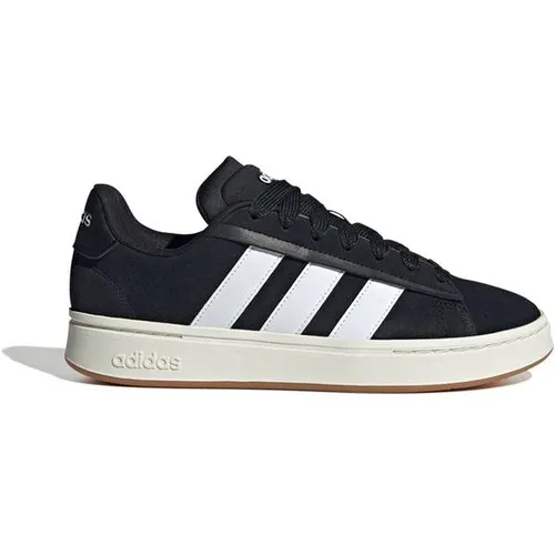 ADIDAS Herren Freizeitschuhe Grand Court Alpha - Sneaker mit sportlichem Design und Cloudfoam Zwischensohle für optimale Dämpfung. Ideal für Alltag und Freizeit, kombiniert Komfort mit authentischem adidas Style.