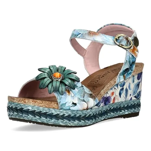 Laura Vita Damen Sandalette Facyo 75 mit Keilabsatz und Blumenmuster, Größe: 39 EU, Farbe: Blau - Die Laura Vita Sandalette Facyo 75 kombiniert stilvolles Blumenmuster mit einem stabilen Keilabsatz. Ideal für den Sommer, bietet sie Komfort und Eleganz für Ihre Outfits.