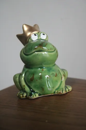 Mini-Froschkönig mit goldener Krone, Keramik glasiert, H 7 cm, Breite 5,5 cm