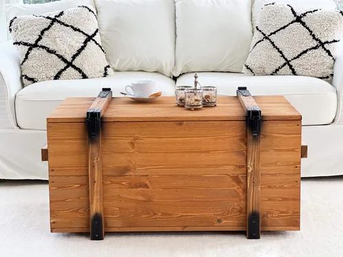 Massive Truhe Couchtisch aus Holz – Vintage Shabby L - Tische & Stehtische – Stilvoller Couchtisch mit Stauraum, aus FSC-zertifiziertem Massivholz, fertig montiert und ideal für Ihr Wohnzimmer.