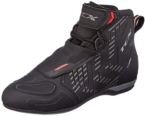 TCX Ro4d WP Stiefel schwarz, Größe 40 - Motorradstiefel mit wasserdichter T-Dry Membran und anpassbarem Schnür- und Klettverschluss für optimalen Komfort und Sicherheit auf der Straße.
