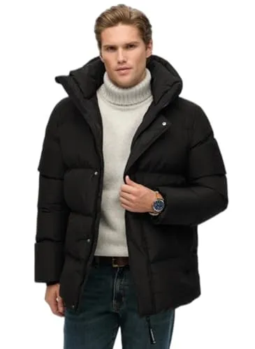 Superdry M5012285A Mantel Five für Herren - Schwarz (M) - Lässiger Mantel aus recyceltem Polyester, ideal für die Wintersaison. Mit Kapuze, Daumenlochbündchen und reflektierenden Details für optimalen Komfort und Sicherheit.