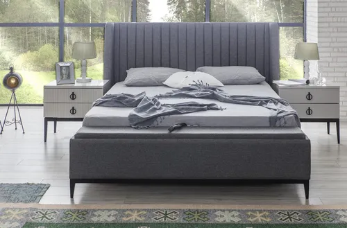 Graues Schlafzimmer Bett mit 2 Nachttischen – 3-teiliges Set - Modernes 3-teiliges Schlafzimmer-Set in Grau, bestehend aus einem Bett und zwei Nachttischen. Ideal für eine stilvolle Einrichtung mit geprüfter Qualität und 2 Jahren Herstellergarantie.