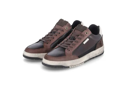 Bullboxer Low Sneaker in Braun, Größe 45 - Stylischer Low Sneaker aus Leder in Größe 45, mit runder Schuhspitze und bequemer Synthetiklaufsohle für optimalen Tragekomfort im Alltag.