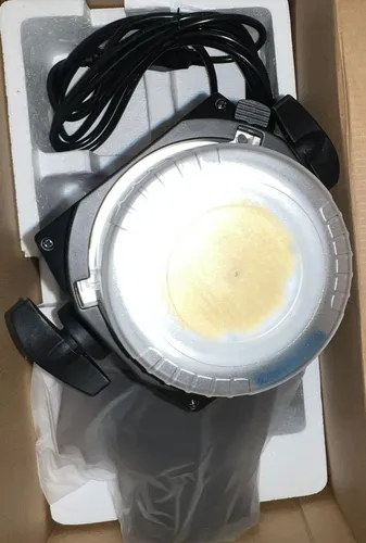 Nanlite FS-150 LED Spot Light Studio Leuchte Scheinwerfer 5600K Schwarz NEU L3