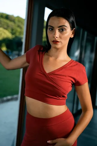 Evoni Damen T-Shirt V-Ausschnitt Baumwolle Kurzärmeliges Crop Top - T-Shirts für Damen aus atmungsaktivem Baumwollstoff, OEKO-TEX zertifiziert und blickdicht, ideal für Alltag und Sport, bequem und stylish kombinierbar.