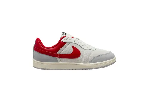 Jordan AIR JORDAN SKYLINE LOW Sneaker - Sportlicher Look in Weiß, Größe 44 EU - Stylischer Sneaker in Größe 44 mit hochwertigem Leder-Obermaterial und sportlichem Design. Ideal für den täglichen Einsatz und bietet hohen Tragekomfort dank der Dämpfungstechnologien.