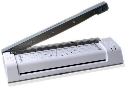 Peach Laminiergerät PBP420, 3 in 1 A3 - Laminiermaschine für Heiß- und Kaltlaminieren, inkl. 10 Folien und Hebelschneider. Ideal für Home Office, Büro und Schule. Schnelle Aufwärmzeit von 3-5 Minuten.