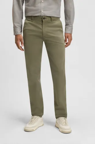 BOSS Chino_Slim - Tapered Fit - Wanderhosen aus Baumwollmischung mit Elasthan für optimalen Tragekomfort. Ideal für aktive Tage in der Natur, ausgestattet mit praktischen Gesäßtaschen und Boss Markenlabel.