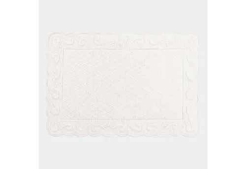 Loberon Badematte Svikola – Elegante Badezimmermatte mit Kunstvoller Stickerei - Die Loberon Badematte Svikola begeistert mit zeitloser Eleganz und kunstvoller Stickerei. Ideal für stilvolle Badezimmer, sorgt sie für Komfort und eine ansprechende Atmosphäre.