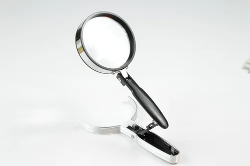 universale Handlupe Standfuß 70 mm Durchmesser Lupe Sichtfenster 2 und 4 Fach