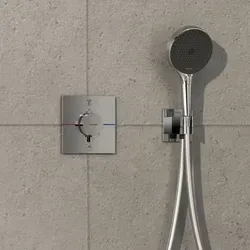 hansgrohe ShowerSelect Comfort E Thermostat 15572000 - Duscharmatur für 2 Verbraucher, mit Stop-Funktion und flacher Rosette für mehr Platz in der Dusche. Hohe Durchflussmenge und Sicherheitssperre bei 40 °C.
