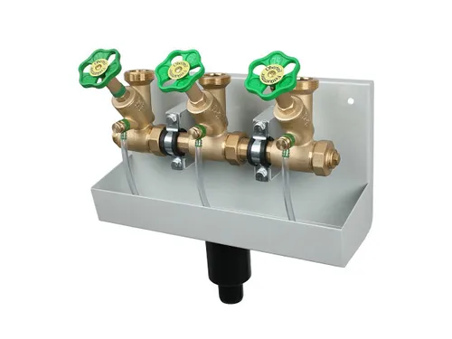 SCHLÖSSER Kompaktverteilerstation Wasserverteiler DN 25 - Expansionsventile, Edelstahl-Konstruktion für hohe Langlebigkeit und 5 Abgänge mit Entleerri für effiziente Wasserverteilung.