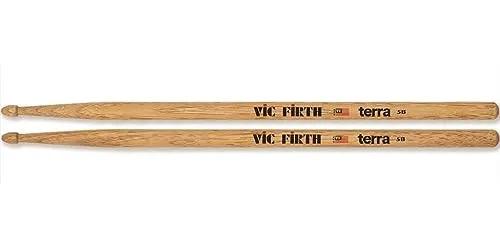 VIC FIRTH P5BT4PK American Classic Pack 4 Paare Drumsticks - Hochwertige Drumsticks aus Hickory, ideal für Klang und Haltbarkeit. Perfekt für Schlagzeuger, die Wert auf Qualität legen.