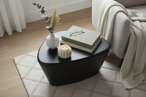 Beistelltisch Black Smooth - Eleganter Beistelltisch aus massivem Mangoholz, schwarz lackiert, mit abgerundetem Design. Ideal für stilvolle Wohnräume.