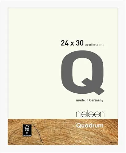 Nielsen Holz-Wechselrahmen Quadrum 24x30 cm - Moderner Bilderrahmen in Weiß - Stylischer Hängerahmen in 24x30 cm aus Holz, ideal für die Präsentation Ihrer Lieblingsbilder. Der klare Look und die robuste Qualität machen ihn zum perfekten Wohnaccessoire.