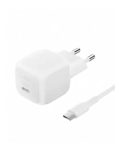 Belkin 45 W Kompaktes USB Ladegerät mit USB-C-Kabel - Netzteile für Handys, Schnellladegerät für iPhone 16 und Samsung Galaxy S25, lädt in nur 28 Minuten auf 50 % auf, inklusive USB-C-Kabel und 2 Jahre Garantie.