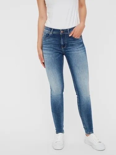 VERO MODA Damen Lux Jeans, Medium Blue Denim, XS/34L - Stylische Jeans mit normalem Bund und trendiger Waschung, perfekt für den Alltag und vielseitig kombinierbar.