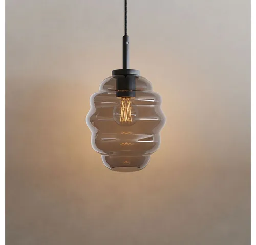s.luce Echos Hängelampe Anthrazit – Elegantes Design aus Glas - Die s.luce Echos Pendelleuchte vereint modernes Design mit hochwertiger Verarbeitung. Ihr einzigartiges, ovales Glas sorgt für dynamische Lichtakzente in jedem Raum. Flexibel einsetzbar dank anpassbarem Textilkabel.