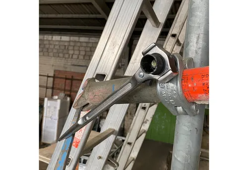 ECI Tools Arbeitsgerüst Gerüstbauratsche 19/22 mm - Gerüstbauratsche mit Doppelhammer, aus robustem Chrom-Vanadium-Stahl, ideal für professionelle und private Gerüstarbeiten, bietet optimale Hebelwirkung und Langlebigkeit.