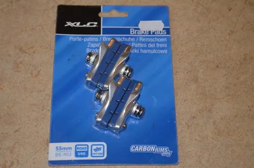 XLC BS-R02 Rennrad Felgenbremsenbeläge Carbon blau – 4 Stück - Bremsbeläge für Rennräder, universell einsetzbar, aus hochwertigem Gummi für optimale Bremsleistung und Sicherheit.
