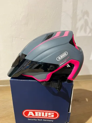 ABUS Mountainbike-Helm MonTrailer - Robuster Fahrradhelm für den Geländeeinsatz - Unisex - Pink, Größe M