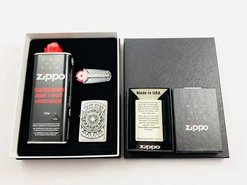 Zippo Feuerzeug Kompass Emblem Geschenkset in silber von Zippo