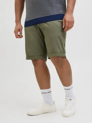 Jack & Jones PlusSize Chinoshorts JPSTDAVE in Dusty Olive - Modische Chinoshorts in 42 (4XL) aus pflegeleichter Baumwolle-Elasthan-Mischung, mit Stretch für optimalen Tragekomfort und geradem Schnitt.