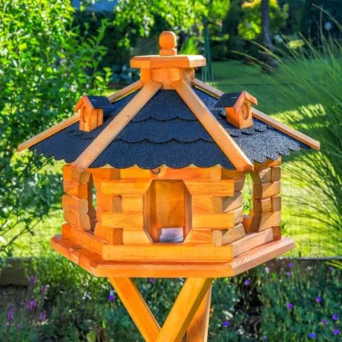 Deko-Shop-Hannusch Vogelhaus mit Ständer und Solarbeleuchtung - Futterstationen für Wildvögel, wetterfestes Bitumendach und praktisches Futtersilo für einfache Befüllung, ideal für Vogelliebhaber.