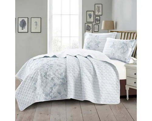 alesvelt Tagesdecke Set Tulin 3-teilig für 2 Personen - Das stilvolle Tulin Tagesdecke Set verwandelt dein Schlafzimmer mit einem eleganten floralen Design. Hergestellt aus hochwertigem Polyester, bietet es pflegeleichte und atmungsaktive Qualität für ein gemütliches Ambiente.