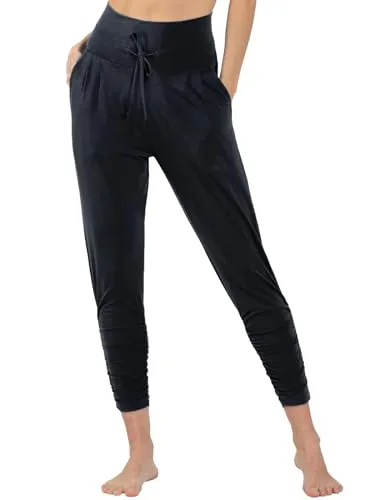 Magadi Yogahose Francis Black XL – Flexibel und Komfortabel - Die Magadi Yogahose Francis bietet durch elastische Nähten eine anpassbare Beinlänge und bleibt in jeder Position zuverlässig. Der breite Bund sorgt für perfekten Sitz und hohen Tragekomfort. Pflegeleicht und aus nachhaltigen Materialien.
