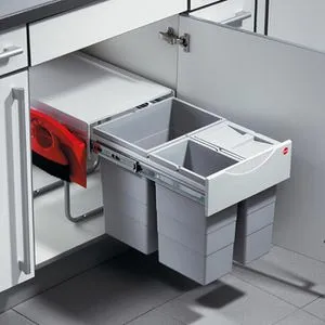 Hailo Abfallsammler 3642231 | Raumspar Tandem Comfort - Haushaltszubehör mit 3fach Abfalltrennsystem für effiziente Mülltrennung in der Küche. Ideal für Unterschränke ab 40 cm Breite, inklusive Kehrset für müheloses Entsorgen.