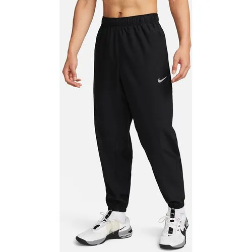 NIKE Herren Sporthose M NK DF FORM PANT TPR - Leichte Fitnesshose - Fitnesshosen für Alltagsathleten, die Schweiß ableiten und Ablenkungen minimieren. Ideal für Joggen, Dehnen und Gewichtheben.