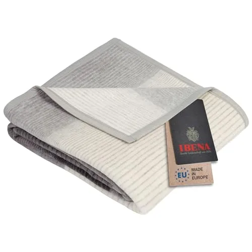 Ibena Granada Decke 150x200 cm – Kuschelige Baumwollmischdecke in Grau - Wohndecke aus pflegeleichter Baumwollmischung, ideal für gemütliche Kuschelstunden im Bett oder auf der Couch. Maschinenwaschbar und Oeko-Tex zertifiziert für ein sicheres Gefühl.